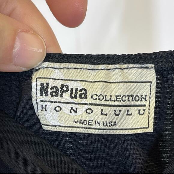 NaPua Collection Honolulu Made in USA, Hawaiian Floral Dress. Similar to a Small - Picture 3 of 5